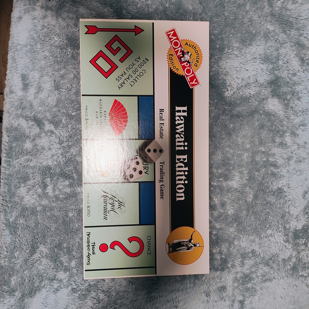 Hasbro Monopoly Hawaii Edition - Red, Blue, Black, White